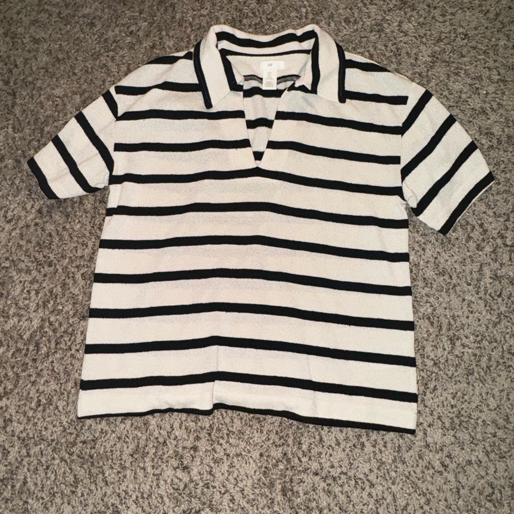 H&M Striped Collared V-Neck Striped Short Sleeve Top Womens size Medium